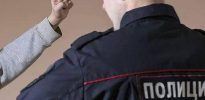 По обвинению в применении насилия в отношении сотрудников полиции перед судом предстанет житель Свердловской области