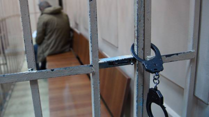 В Каргапольском районе завершено расследование уголовного дела в отношении местного жителя, применившего насилие в отношении представителя власти